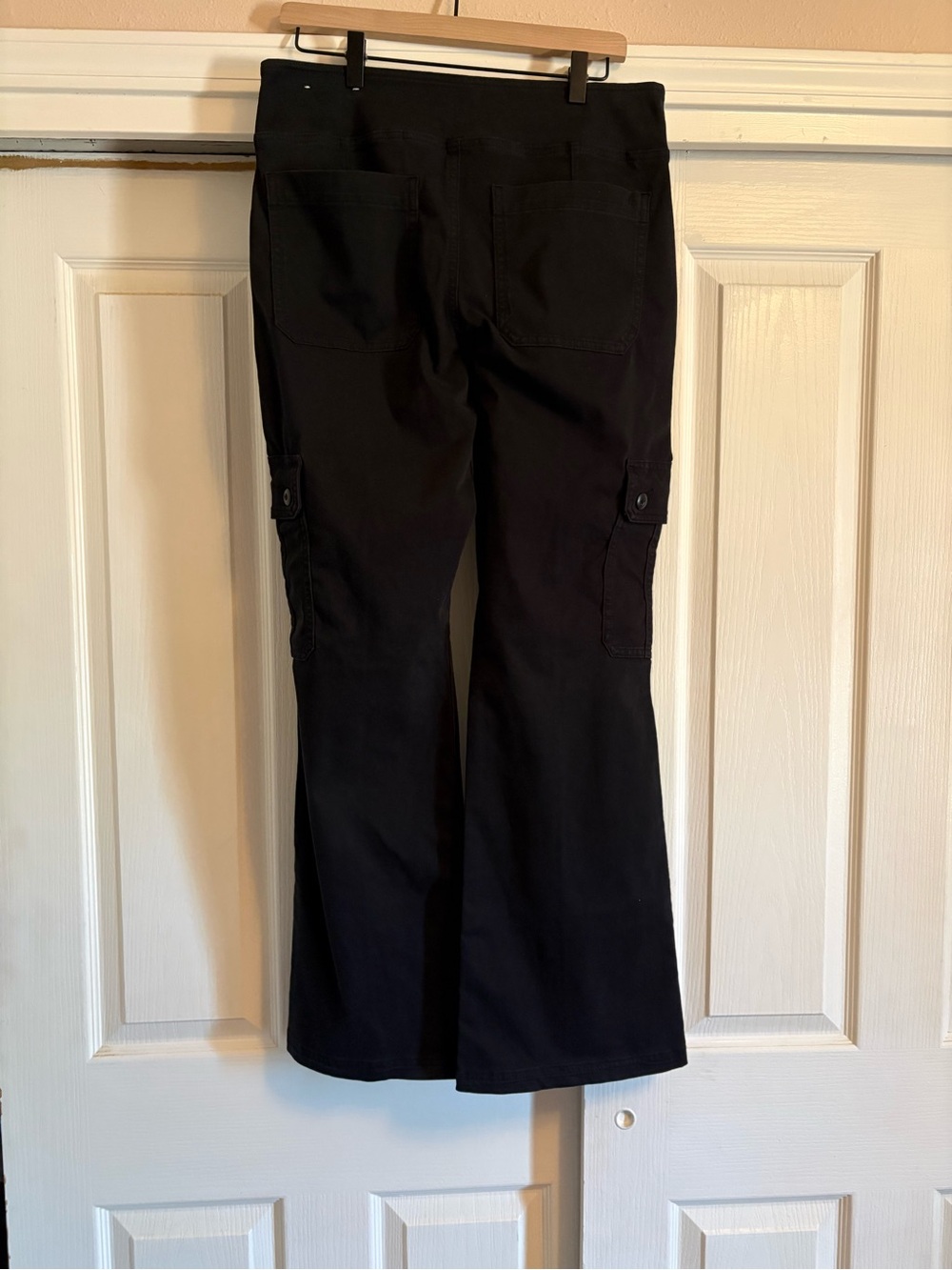 AE Stretch Pull-On High-Waisted Kick Bootcut Cargo Pant - Picture 2 of 6